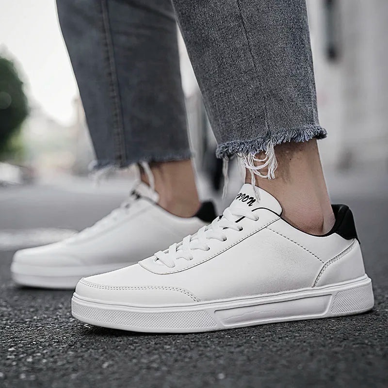 New Mens Casual Sneakers New Fashion Lace-up White Shoes Student Comfort Sports Plus Size Vulcanized Shoes Zapatillas De Hombre